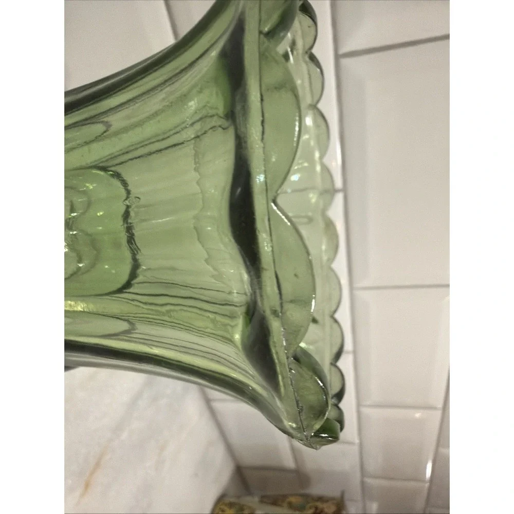 Vintage Avocado Glass Vase 6" tall Ribbed Pedestal Scalloped Edge Round ES051 - Picture 6 of 8